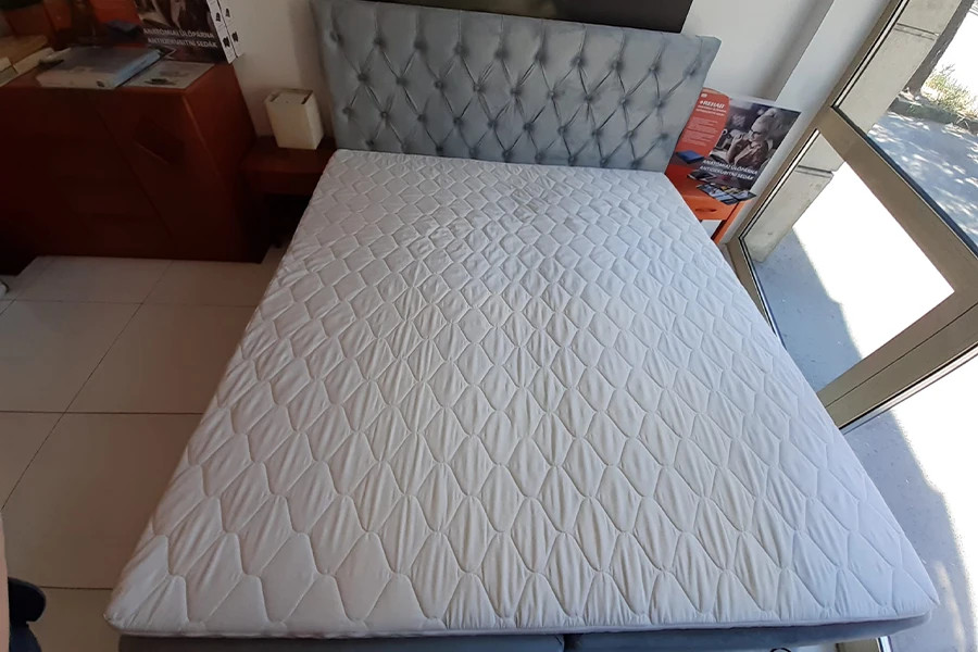 Toscana világoskék OUTLET boxspring szövet ágy 180x200